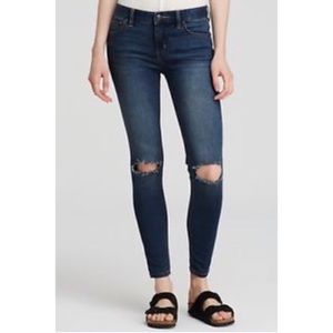 Free People Destroyed Skinny Jeans Size 25